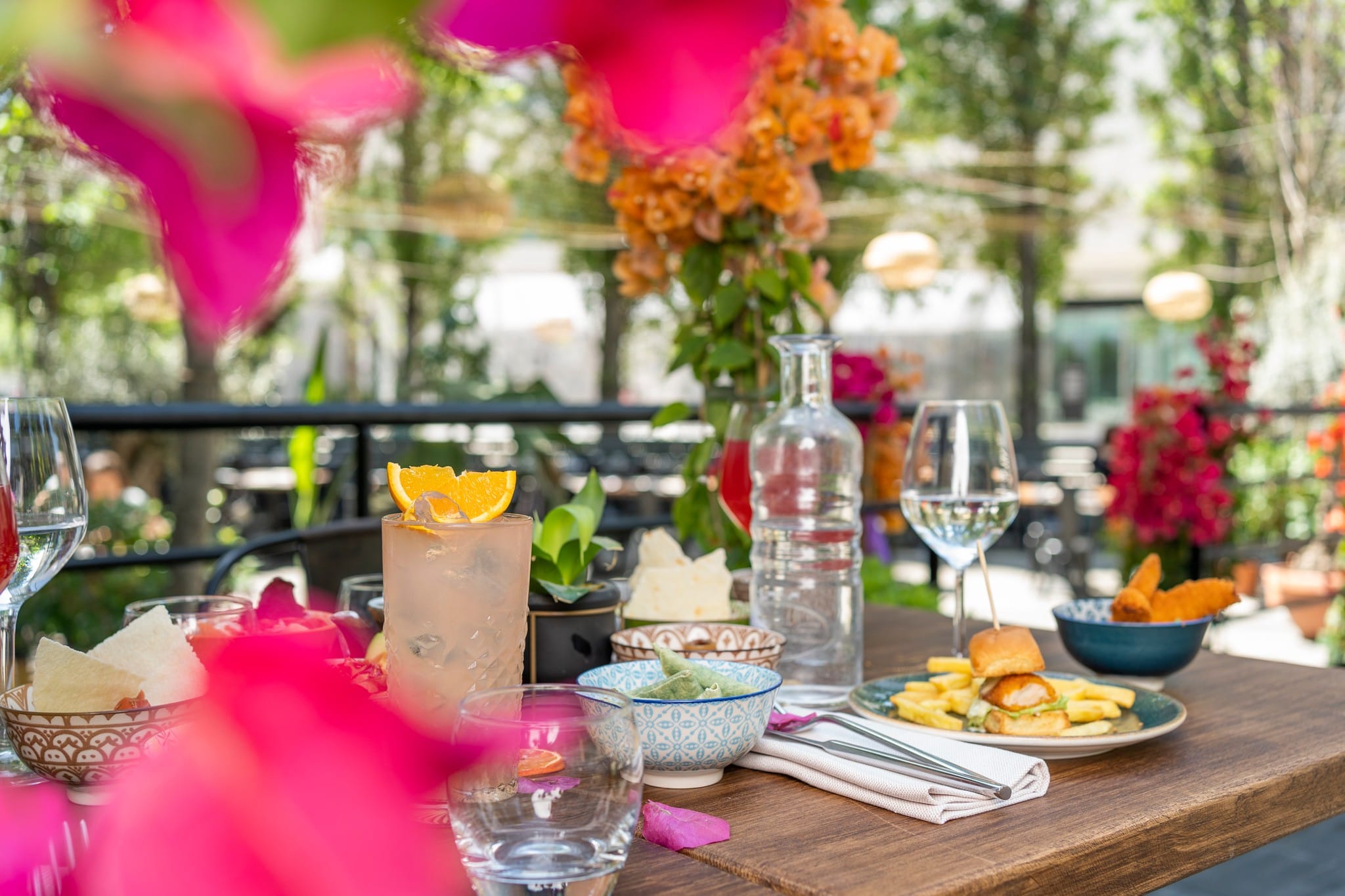 Mediterraneo Roma venerdì 17 giugno 2022 Cena Djset