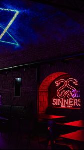 Sinners Club Roma sabato 23 dicembre 2023 Ape e disco