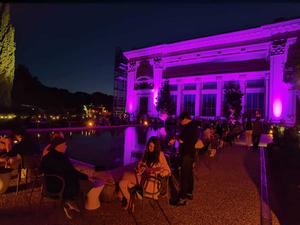 Esterno del Cosmic Bar