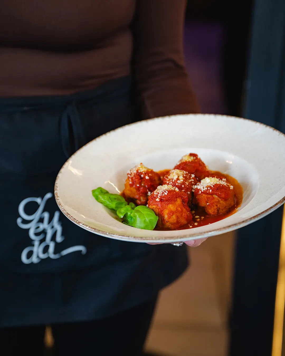 Particolare dell'arredamento di Guenda